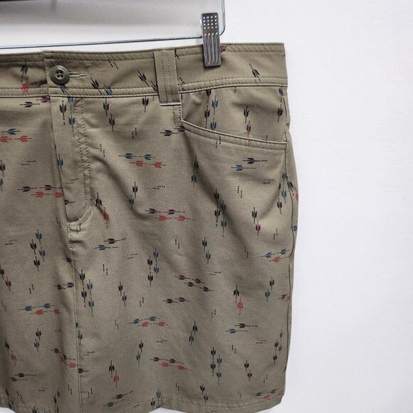 Eddie Bauer Womens Adventurer 2.0 Skort Size 14 Olive Green Arrow Print Hiking - Picture 3 of 6
